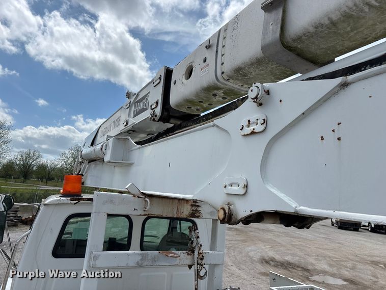 image for item FG0245 2004 Sterling L8500 Series bucket truck