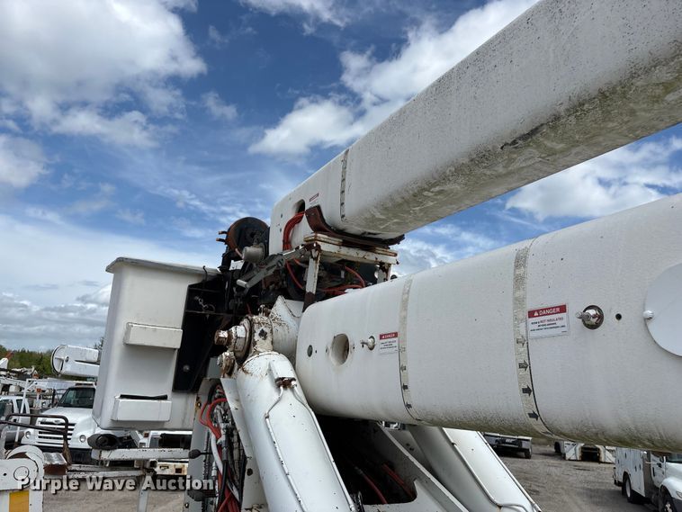 image for item FG0245 2004 Sterling L8500 Series bucket truck