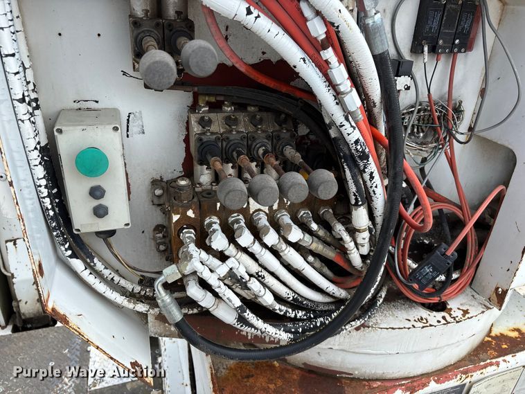 image for item FG0245 2004 Sterling L8500 Series bucket truck