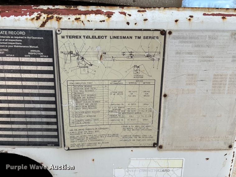 image for item FG0245 2004 Sterling L8500 Series bucket truck