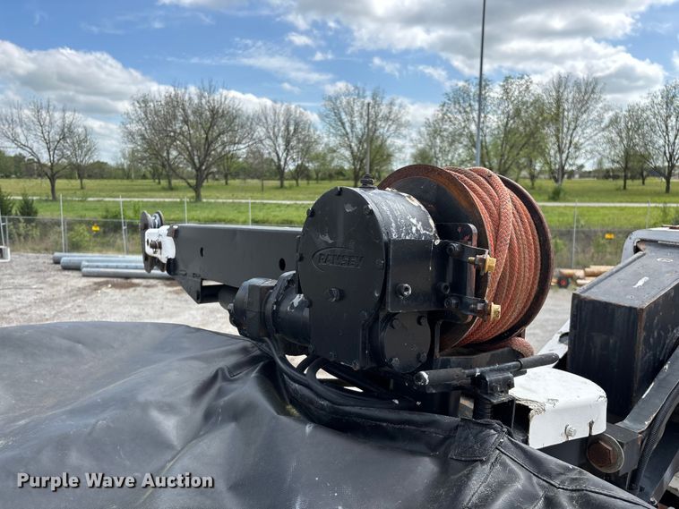 image for item FG0245 2004 Sterling L8500 Series bucket truck