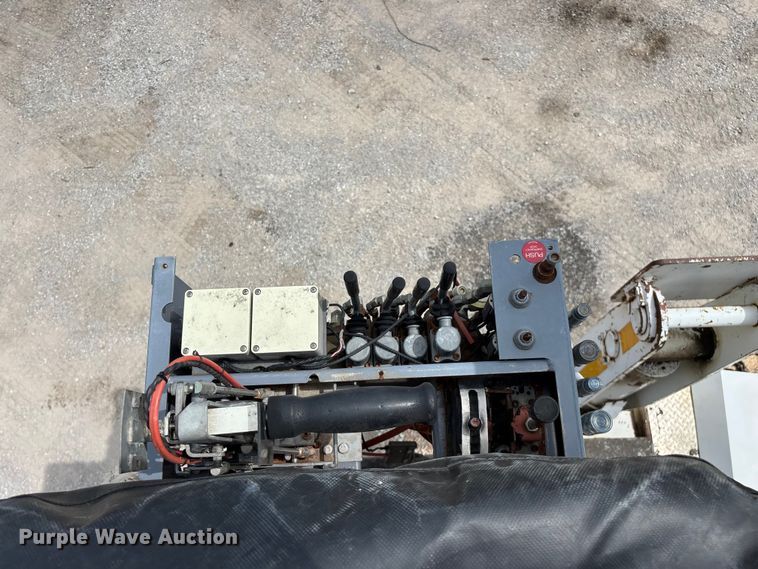 image for item FG0245 2004 Sterling L8500 Series bucket truck