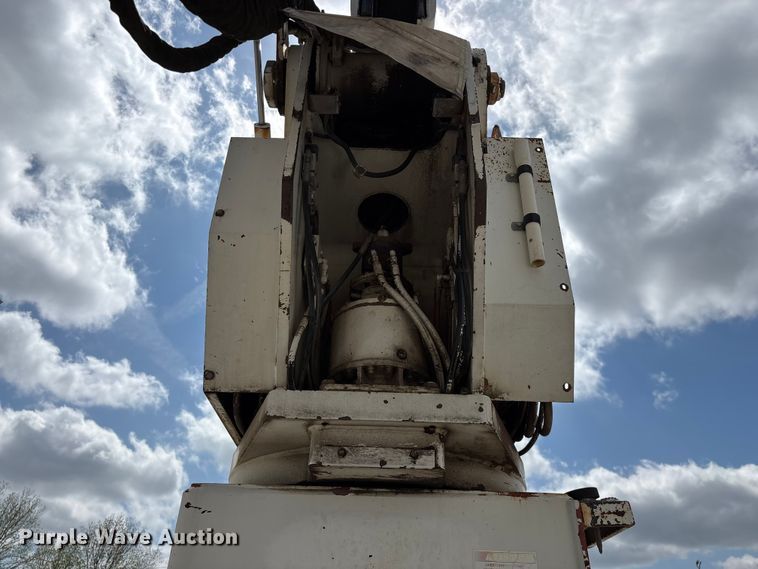 image for item FG0245 2004 Sterling L8500 Series bucket truck