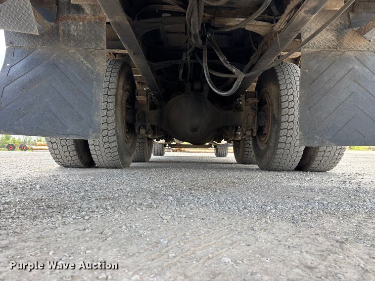 image for item FG0245 2004 Sterling L8500 Series bucket truck