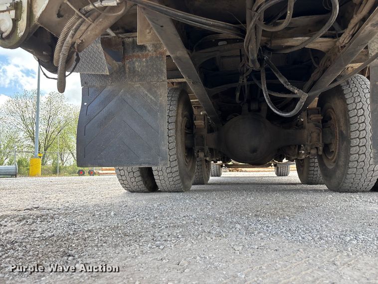 image for item FG0245 2004 Sterling L8500 Series bucket truck