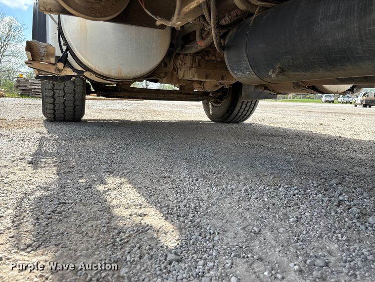 image for item FG0245 2004 Sterling L8500 Series bucket truck