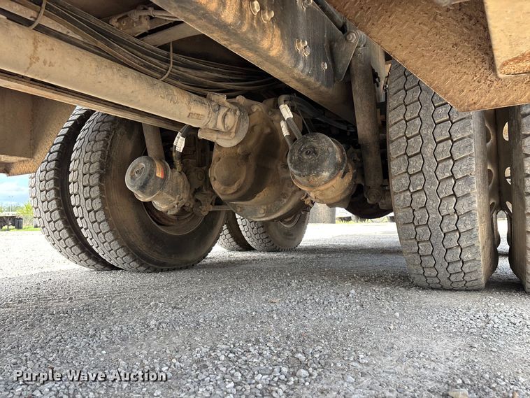 image for item FG0245 2004 Sterling L8500 Series bucket truck