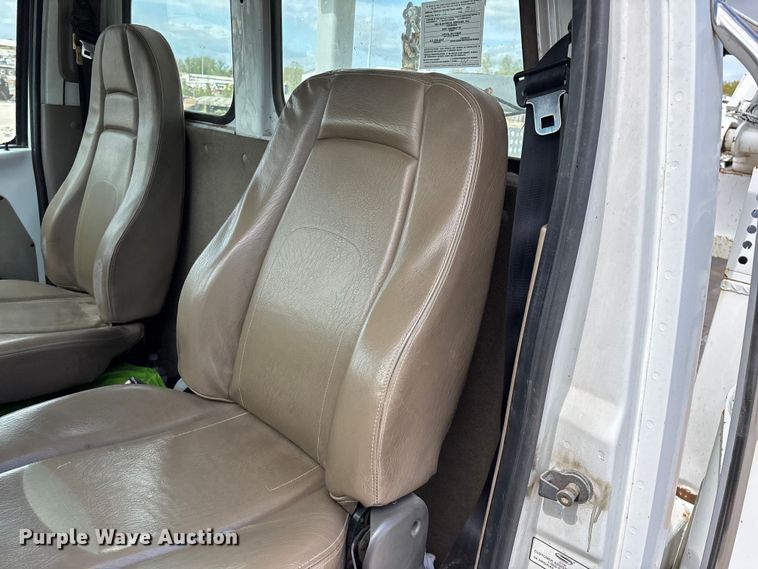 image for item FG0245 2004 Sterling L8500 Series bucket truck