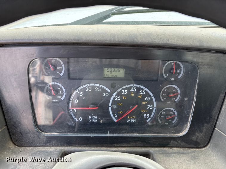 image for item FG0245 2004 Sterling L8500 Series bucket truck