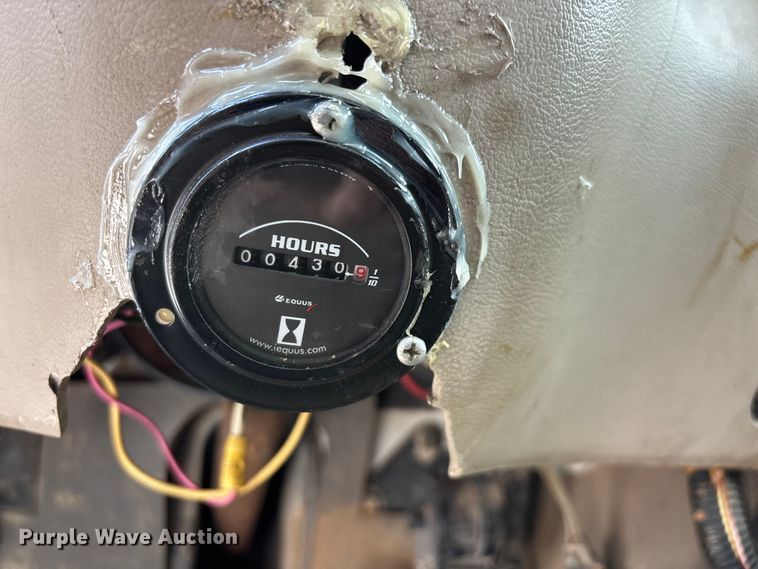 image for item FG0245 2004 Sterling L8500 Series bucket truck