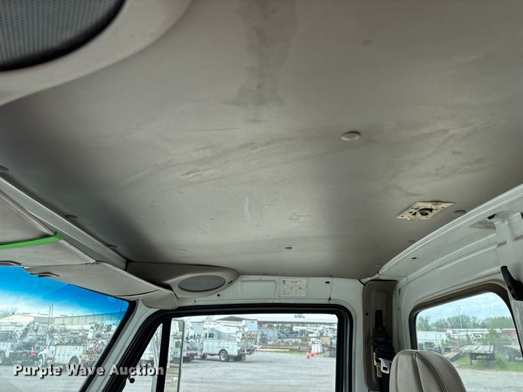 image for item FG0245 2004 Sterling L8500 Series bucket truck