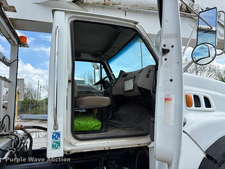 image for item FG0245 2004 Sterling L8500 Series bucket truck