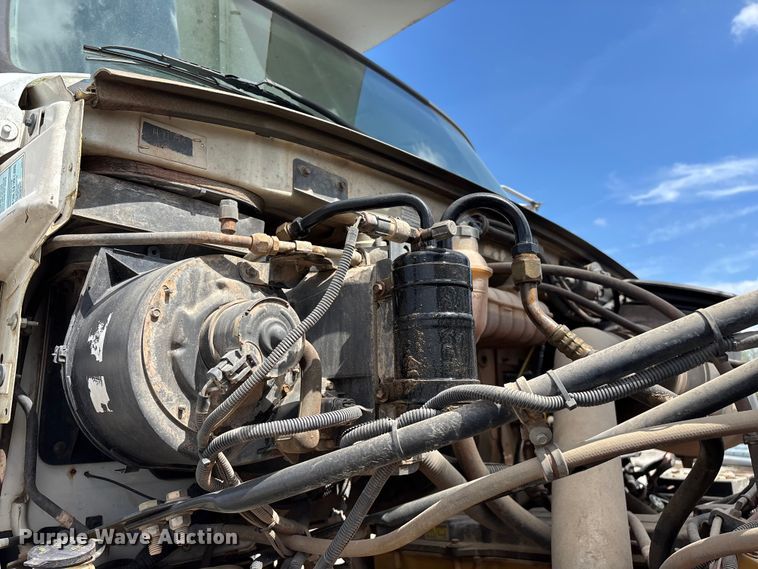 image for item FG0245 2004 Sterling L8500 Series bucket truck