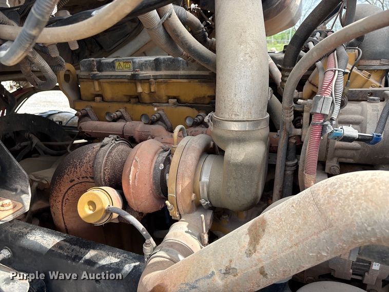 image for item FG0245 2004 Sterling L8500 Series bucket truck