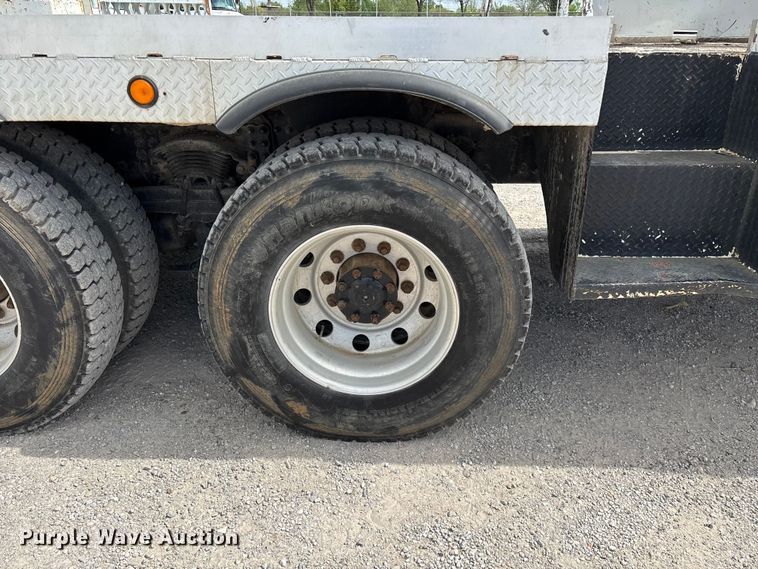 image for item FG0245 2004 Sterling L8500 Series bucket truck