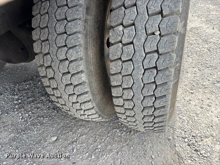 image for item FG0245 2004 Sterling L8500 Series bucket truck