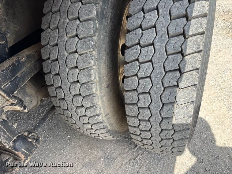 image for item FG0245 2004 Sterling L8500 Series bucket truck