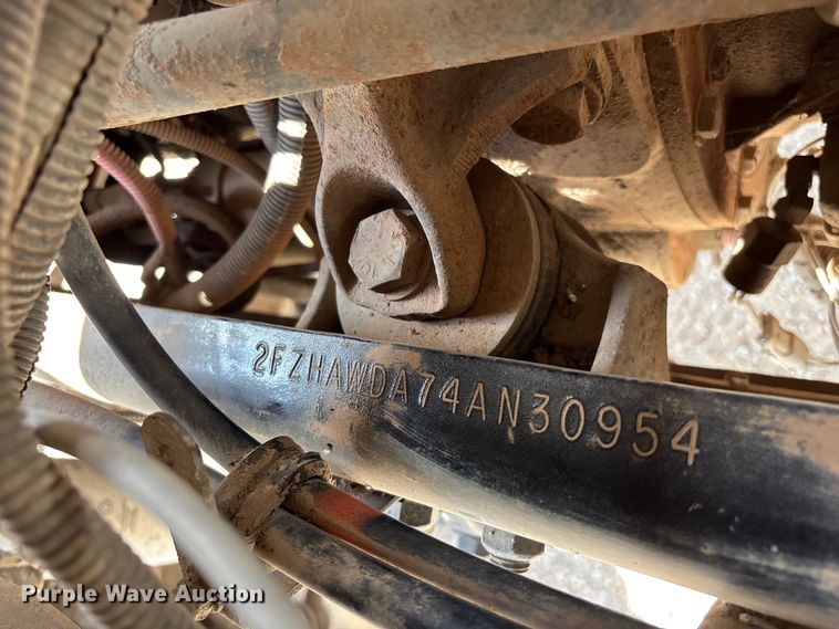 image for item FG0245 2004 Sterling L8500 Series bucket truck