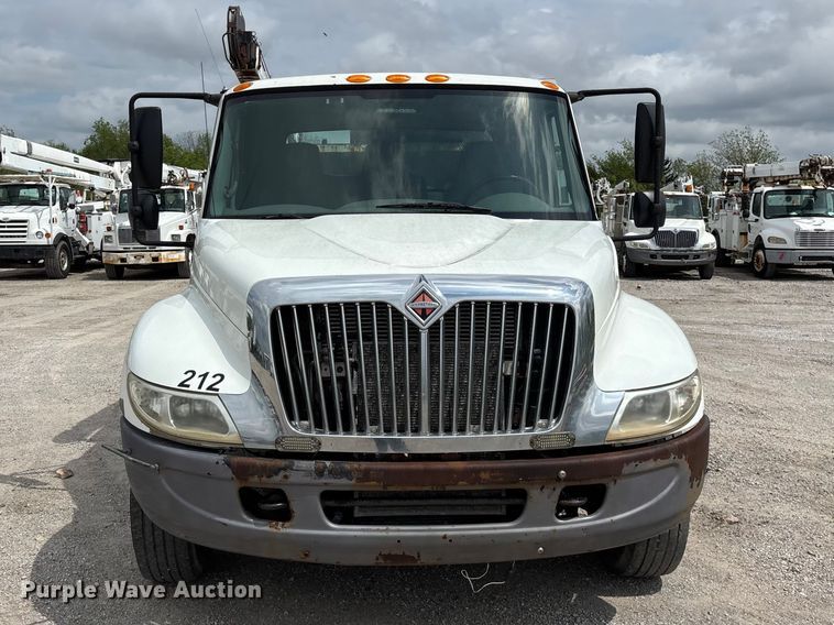 image for item FG0246 2007 International 4100 utility / service truck