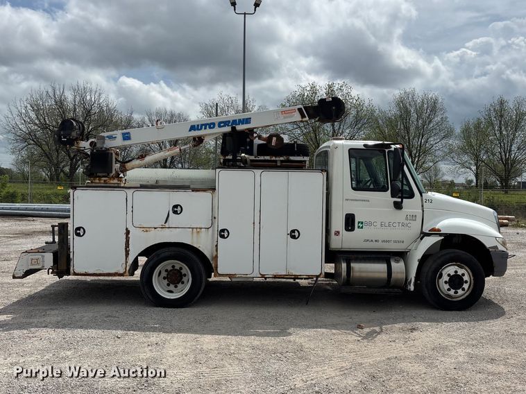 image for item FG0246 2007 International 4100 utility / service truck