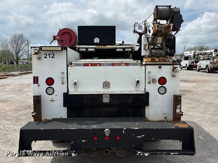 image for item FG0246 2007 International 4100 utility / service truck