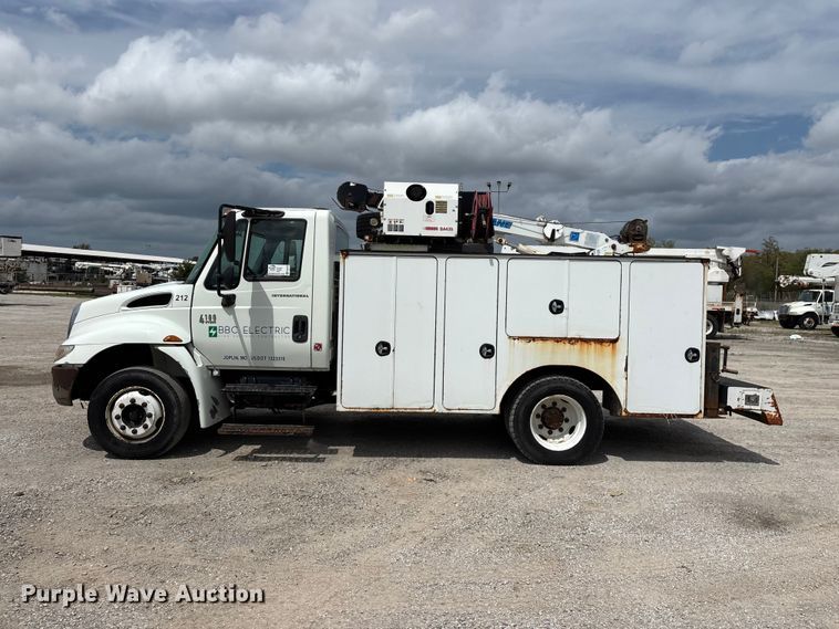 image for item FG0246 2007 International 4100 utility / service truck