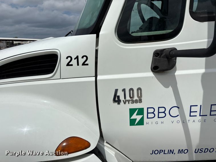 image for item FG0246 2007 International 4100 utility / service truck