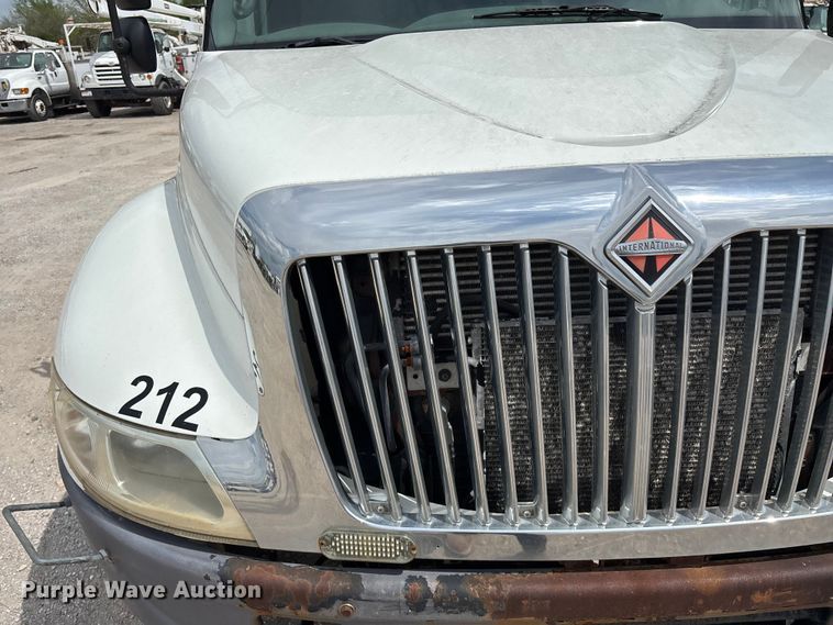 image for item FG0246 2007 International 4100 utility / service truck