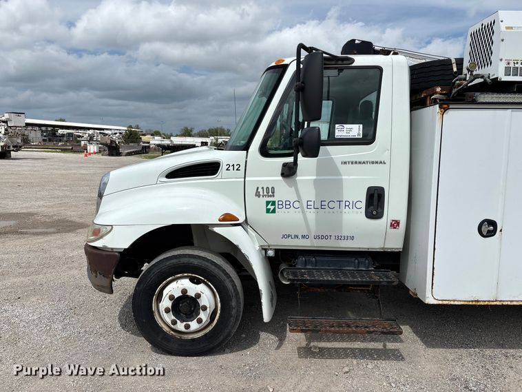 image for item FG0246 2007 International 4100 utility / service truck