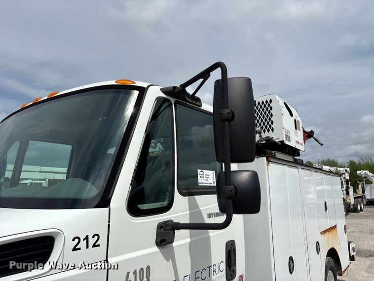 image for item FG0246 2007 International 4100 utility / service truck