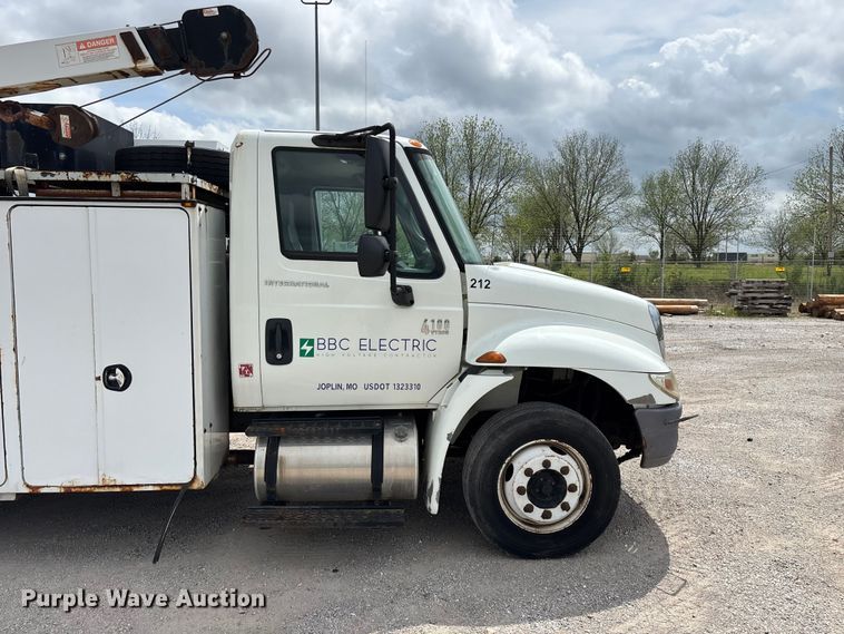 image for item FG0246 2007 International 4100 utility / service truck