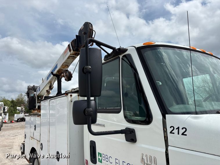 image for item FG0246 2007 International 4100 utility / service truck