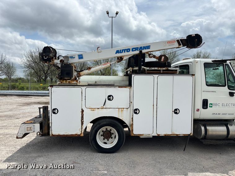 image for item FG0246 2007 International 4100 utility / service truck