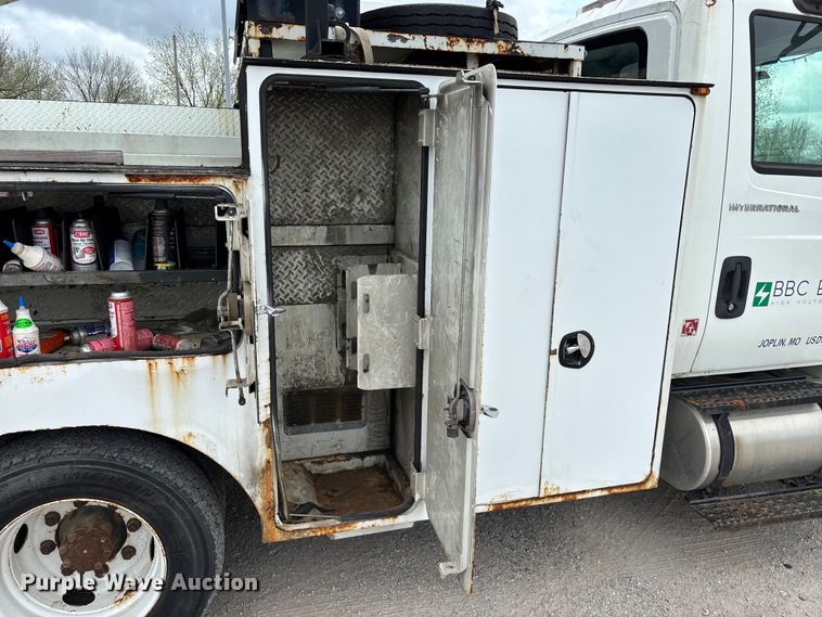 image for item FG0246 2007 International 4100 utility / service truck