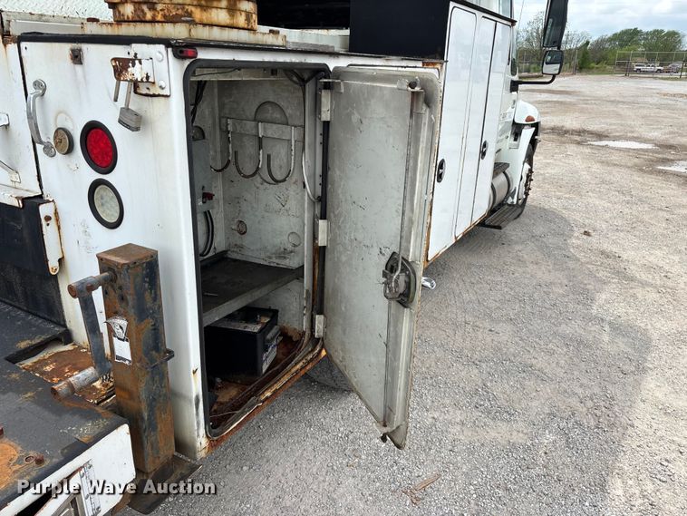 image for item FG0246 2007 International 4100 utility / service truck