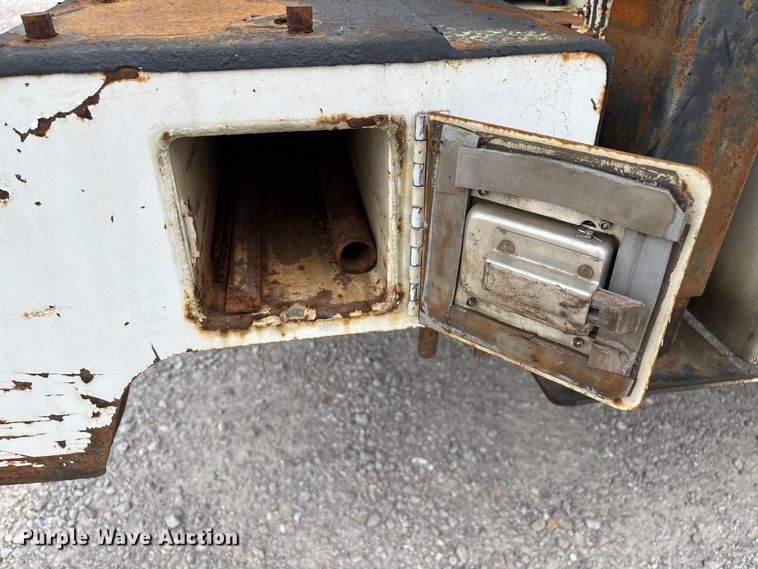 image for item FG0246 2007 International 4100 utility / service truck