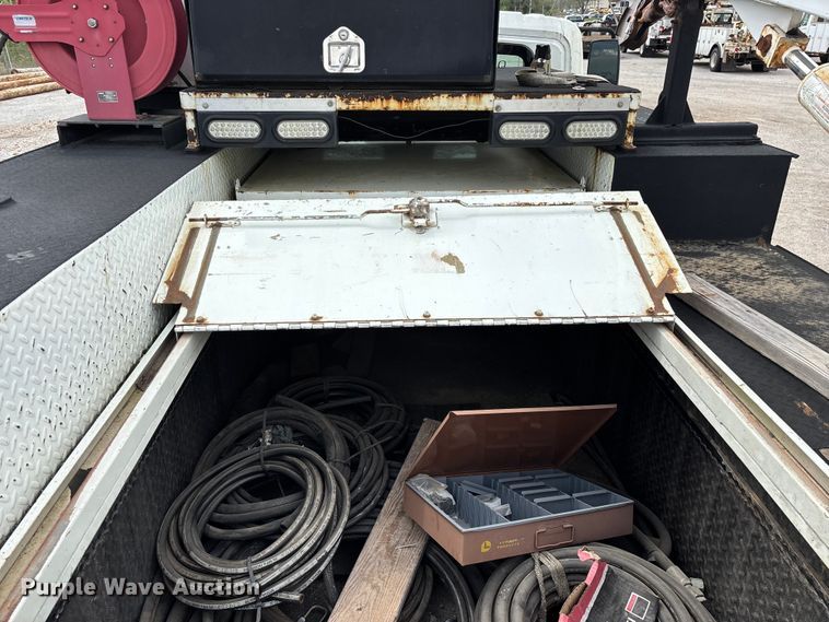 image for item FG0246 2007 International 4100 utility / service truck