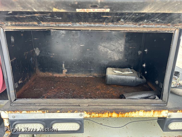 image for item FG0246 2007 International 4100 utility / service truck