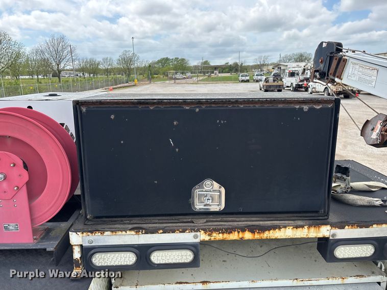 image for item FG0246 2007 International 4100 utility / service truck