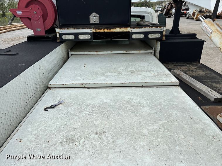 image for item FG0246 2007 International 4100 utility / service truck