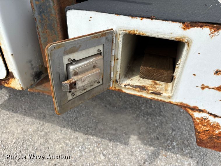 image for item FG0246 2007 International 4100 utility / service truck