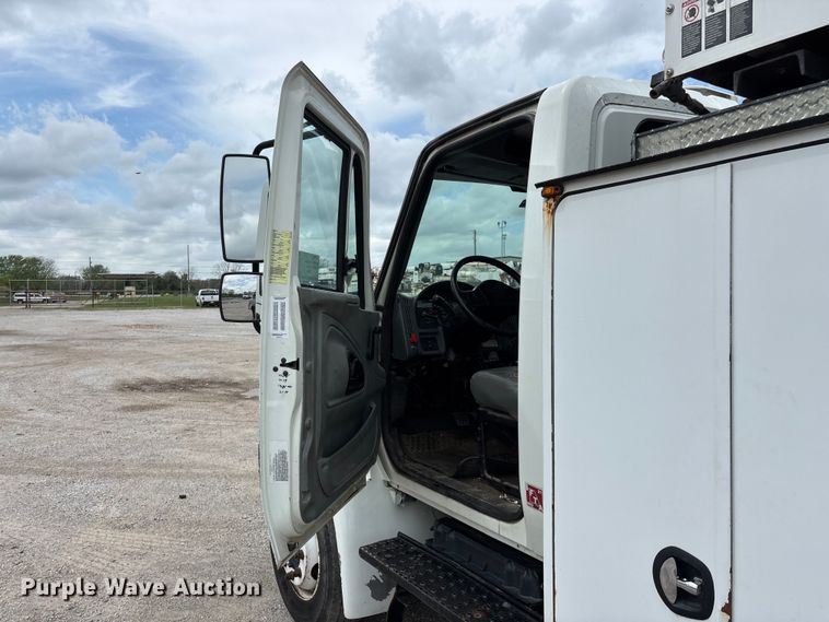 image for item FG0246 2007 International 4100 utility / service truck