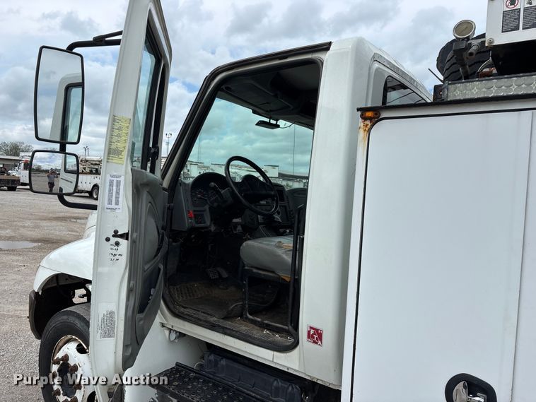 image for item FG0246 2007 International 4100 utility / service truck