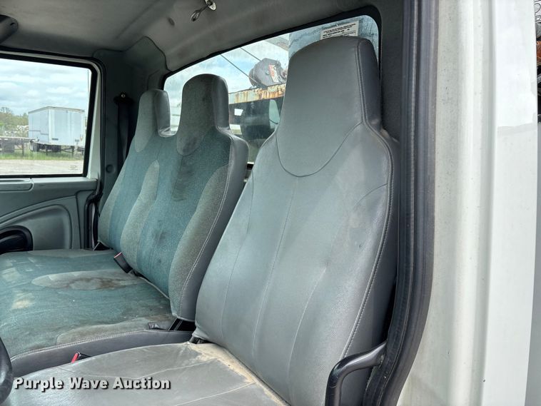 image for item FG0246 2007 International 4100 utility / service truck