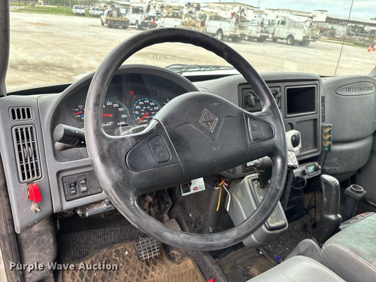 image for item FG0246 2007 International 4100 utility / service truck