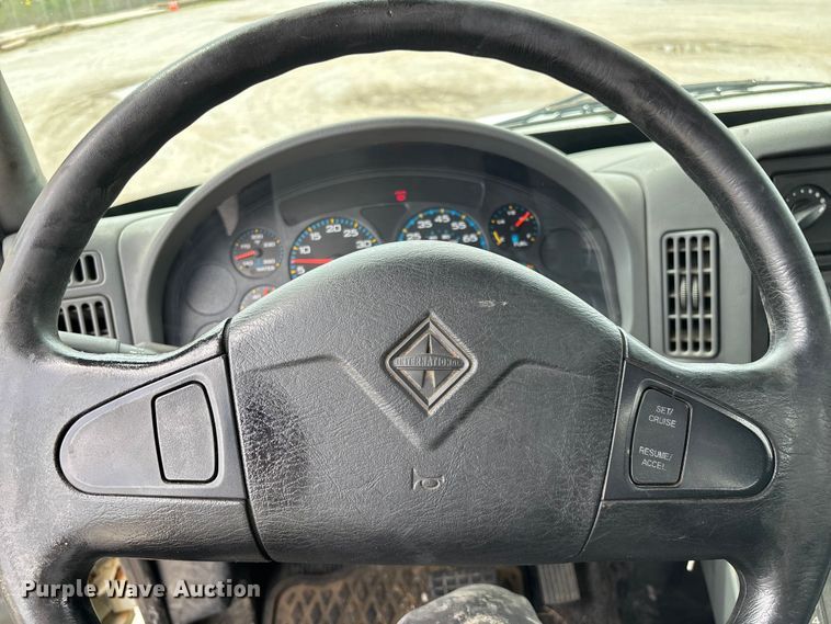 image for item FG0246 2007 International 4100 utility / service truck