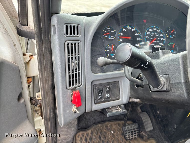 image for item FG0246 2007 International 4100 utility / service truck