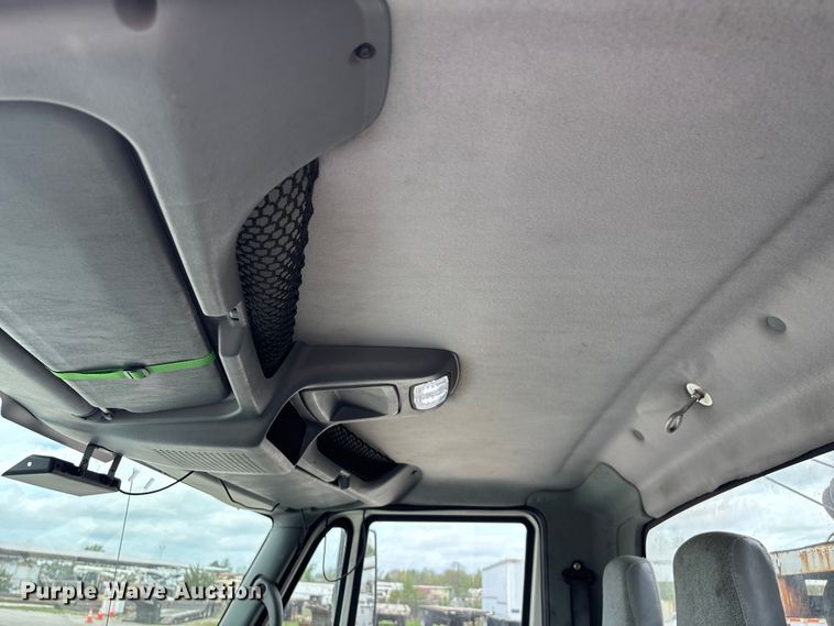 image for item FG0246 2007 International 4100 utility / service truck