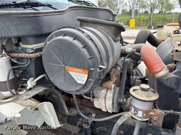 image for item FG0246 2007 International 4100 utility / service truck