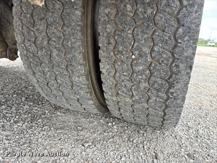 image for item FG0246 2007 International 4100 utility / service truck